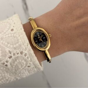 Retro Gold and Black dial Women's Vintage inspired Quartz Watch Stainless steel